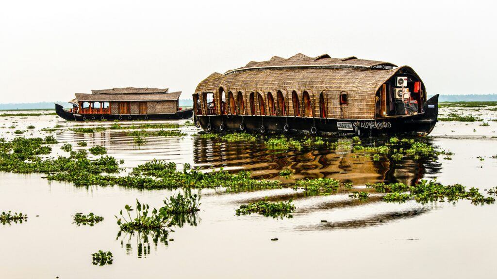 houseboat